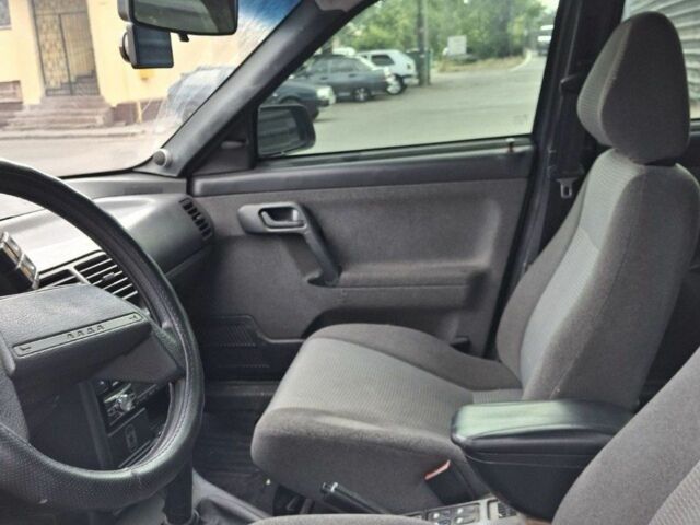 Сірий ВАЗ 2112, об'ємом двигуна 0 л та пробігом 262 тис. км за 1900 $, фото 5 на Automoto.ua