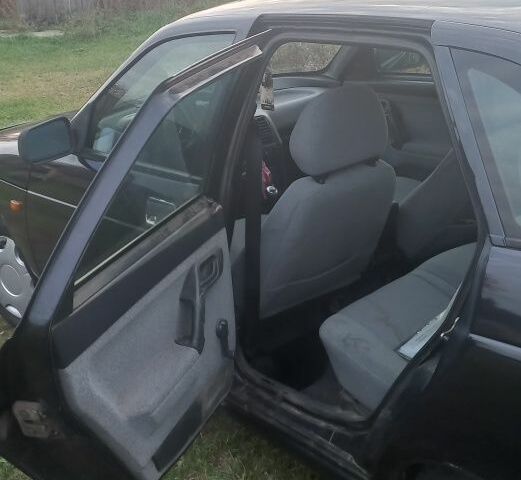 Серый ВАЗ 2112, объемом двигателя 1.6 л и пробегом 220 тыс. км за 2000 $, фото 4 на Automoto.ua