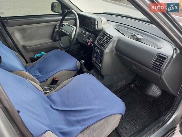 Серый ВАЗ 2112, объемом двигателя 0 л и пробегом 240 тыс. км за 2200 $, фото 4 на Automoto.ua