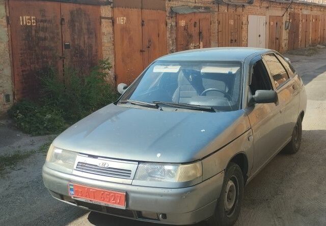 Сірий ВАЗ 2112, об'ємом двигуна 1.6 л та пробігом 222 тис. км за 1899 $, фото 2 на Automoto.ua