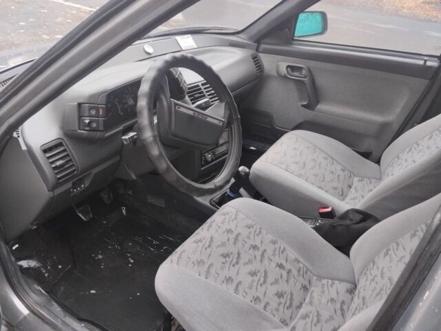 Серый ВАЗ 2112, объемом двигателя 1.6 л и пробегом 232 тыс. км за 2200 $, фото 4 на Automoto.ua