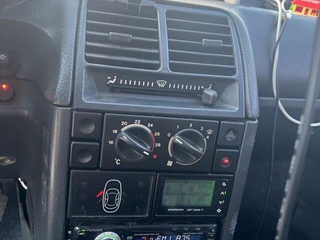 Серый ВАЗ 2112, объемом двигателя 1.6 л и пробегом 126 тыс. км за 2000 $, фото 23 на Automoto.ua