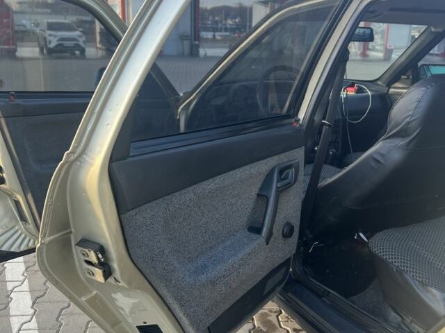 Серый ВАЗ 2112, объемом двигателя 1.6 л и пробегом 126 тыс. км за 2000 $, фото 19 на Automoto.ua