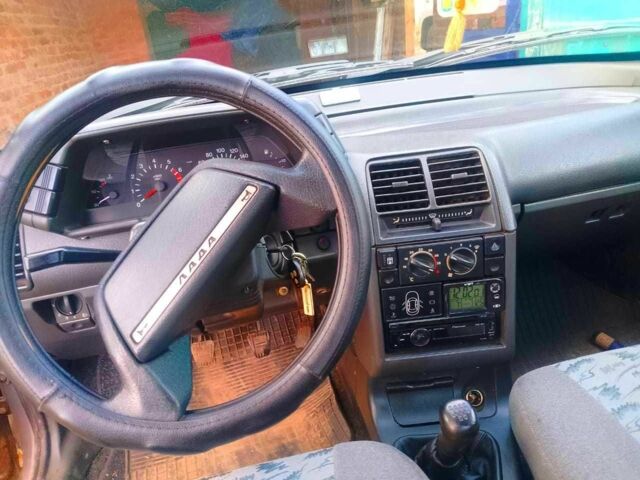 Сірий ВАЗ 2112, об'ємом двигуна 1.6 л та пробігом 278 тис. км за 1429 $, фото 4 на Automoto.ua