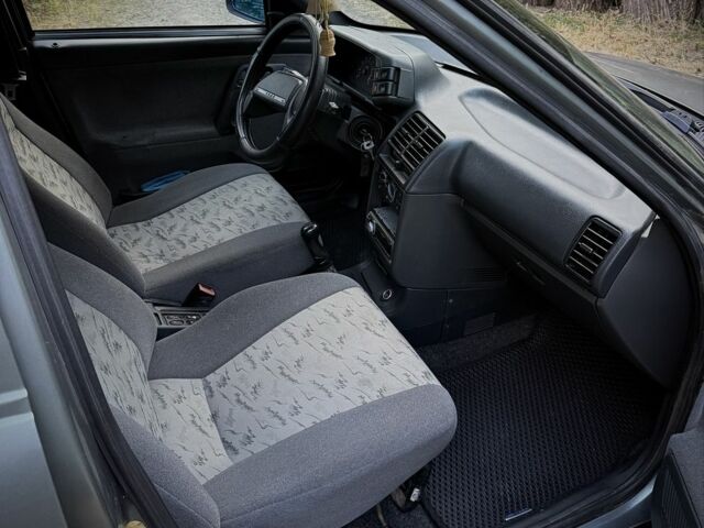 Сірий ВАЗ 2112, об'ємом двигуна 1.6 л та пробігом 145 тис. км за 2199 $, фото 7 на Automoto.ua