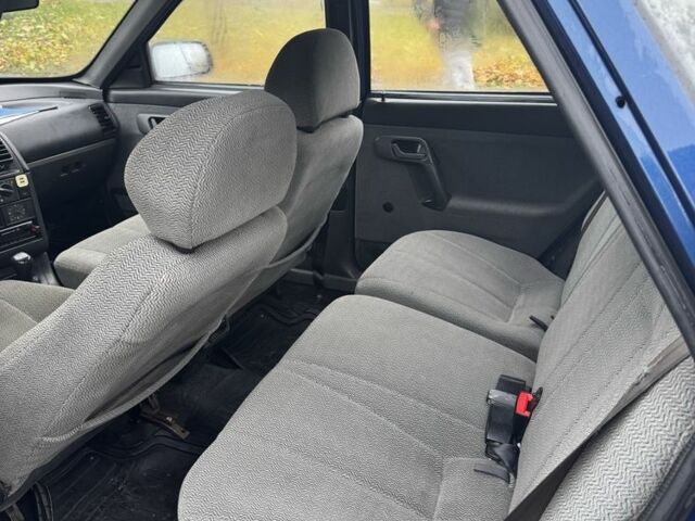 Синій ВАЗ 2112, об'ємом двигуна 1.5 л та пробігом 200 тис. км за 800 $, фото 7 на Automoto.ua