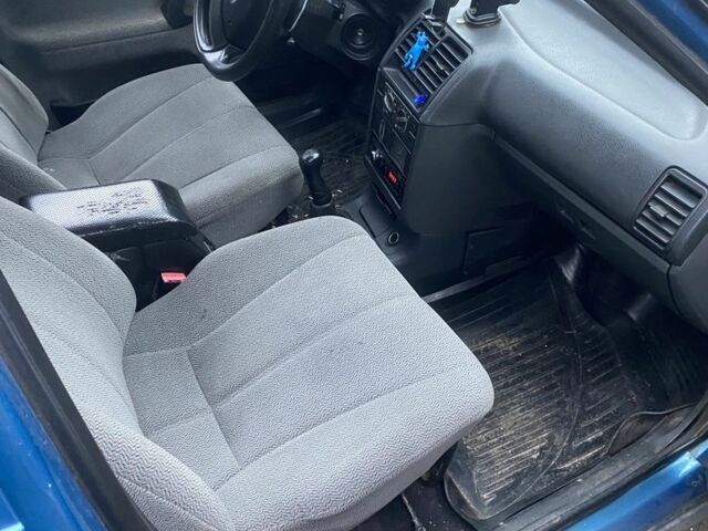 Синій ВАЗ 2112, об'ємом двигуна 1.5 л та пробігом 218 тис. км за 2100 $, фото 2 на Automoto.ua