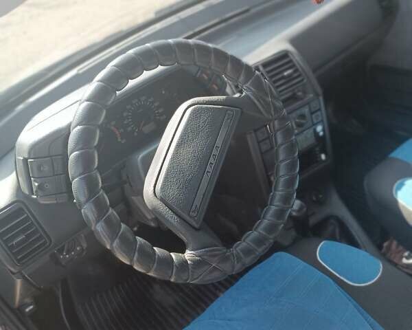 Синий ВАЗ 2112, объемом двигателя 1.6 л и пробегом 250 тыс. км за 2300 $, фото 6 на Automoto.ua