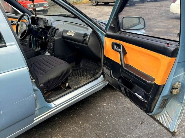 Синій ВАЗ 2112, об'ємом двигуна 1.5 л та пробігом 147 тис. км за 1700 $, фото 5 на Automoto.ua