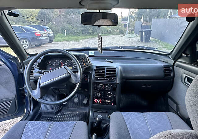 Синій ВАЗ 2112, об'ємом двигуна 1.6 л та пробігом 134 тис. км за 1500 $, фото 8 на Automoto.ua