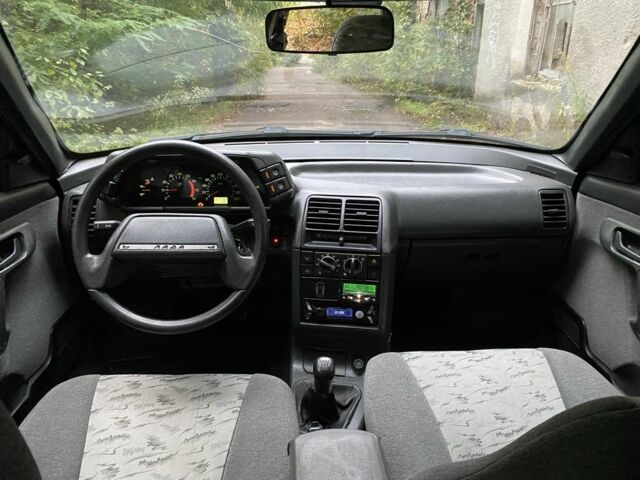 Синий ВАЗ 2112, объемом двигателя 1.6 л и пробегом 313 тыс. км за 1900 $, фото 7 на Automoto.ua