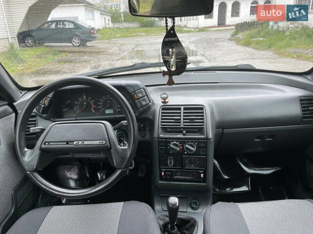 Синий ВАЗ 2112, объемом двигателя 1.6 л и пробегом 195 тыс. км за 1999 $, фото 7 на Automoto.ua