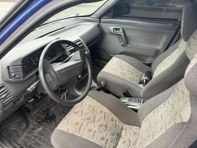 Синій ВАЗ 2112, об'ємом двигуна 1.6 л та пробігом 240 тис. км за 1800 $, фото 3 на Automoto.ua