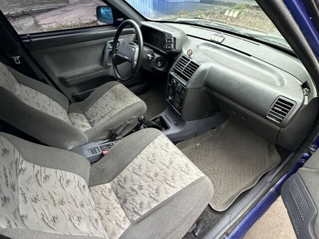 Синій ВАЗ 2112, об'ємом двигуна 1.6 л та пробігом 3 тис. км за 1600 $, фото 2 на Automoto.ua