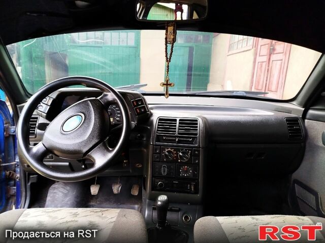 ВАЗ 2112 2007 у Одесі на Automoto.ua Синій ВАЗ 2112, об'ємом двигуна 1.6 л та пробігом 0 тис. км за 2200 $, фото 5 на Automoto.ua