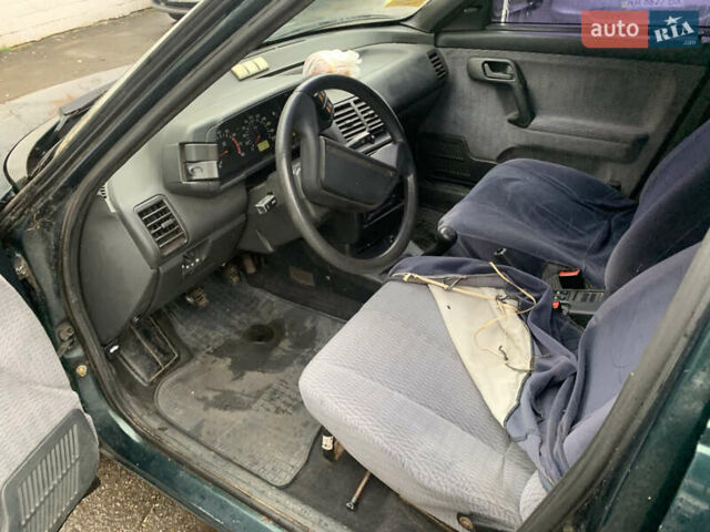 Зеленый ВАЗ 2112, объемом двигателя 1.5 л и пробегом 110 тыс. км за 2366 $, фото 9 на Automoto.ua