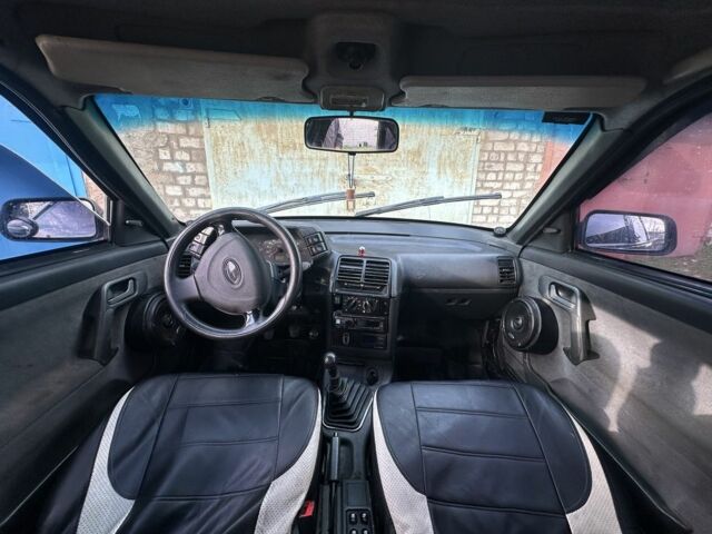 Зелений ВАЗ 2112, об'ємом двигуна 1.5 л та пробігом 200 тис. км за 1301 $, фото 6 на Automoto.ua