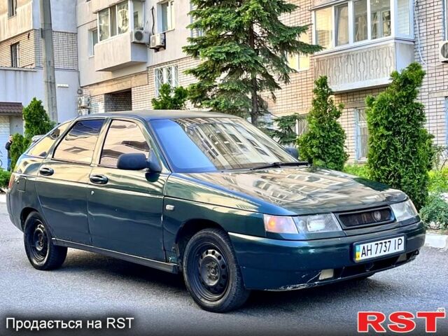 Зеленый ВАЗ 2112, объемом двигателя 1.5 л и пробегом 300 тыс. км за 1200 $, фото 1 на Automoto.ua