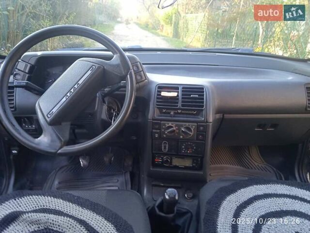 Зеленый ВАЗ 2112, объемом двигателя 1.5 л и пробегом 254 тыс. км за 1400 $, фото 3 на Automoto.ua