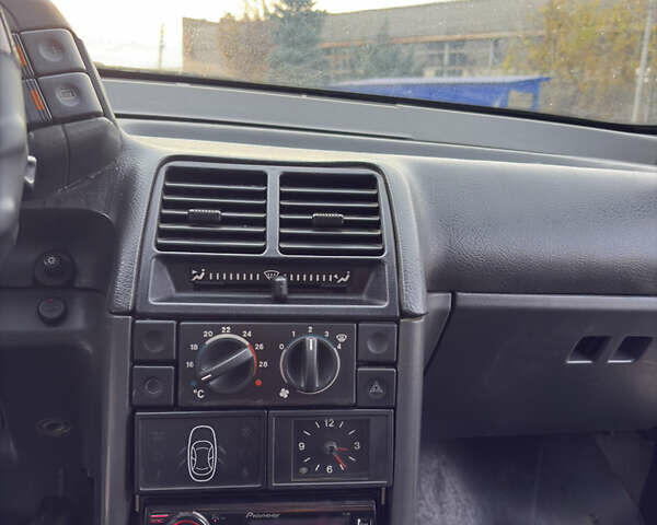 Зеленый ВАЗ 2112, объемом двигателя 1.6 л и пробегом 200 тыс. км за 1950 $, фото 11 на Automoto.ua