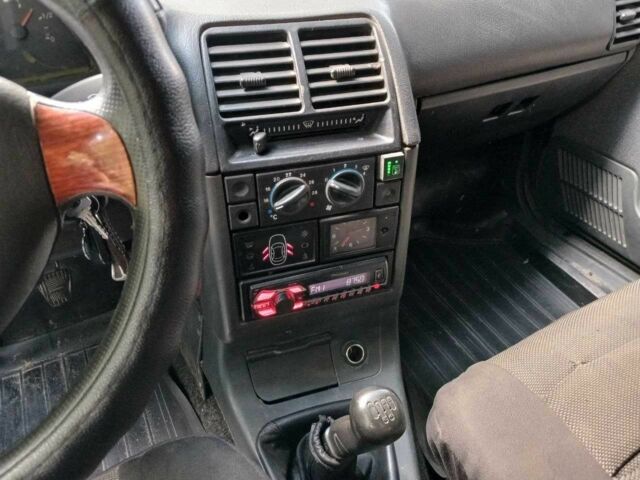 Зелений ВАЗ 2112, об'ємом двигуна 1.6 л та пробігом 230 тис. км за 1600 $, фото 2 на Automoto.ua