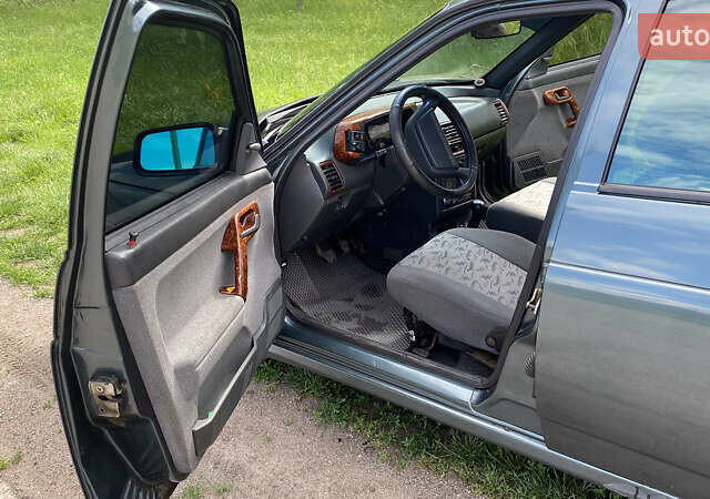 Зеленый ВАЗ 2112, объемом двигателя 1.6 л и пробегом 99 тыс. км за 4200 $, фото 30 на Automoto.ua