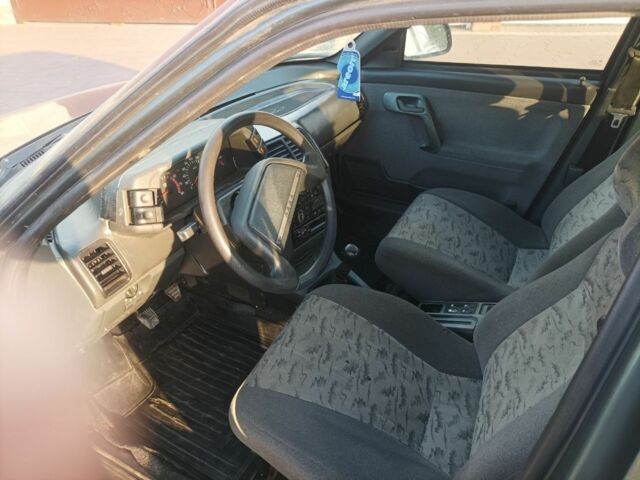 Зеленый ВАЗ 2112, объемом двигателя 1.6 л и пробегом 1000 тыс. км за 1000 $, фото 4 на Automoto.ua