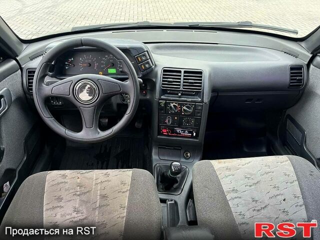 Зелений ВАЗ 2112, об'ємом двигуна 1.6 л та пробігом 250 тис. км за 1800 $, фото 4 на Automoto.ua