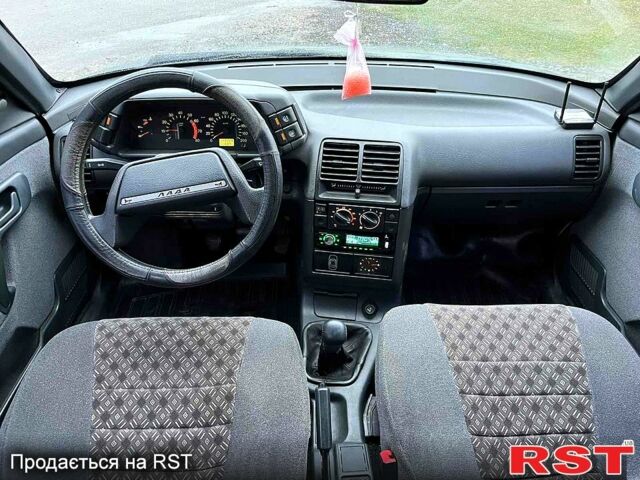 Зелений ВАЗ 2112, об'ємом двигуна 1.6 л та пробігом 150 тис. км за 1850 $, фото 6 на Automoto.ua