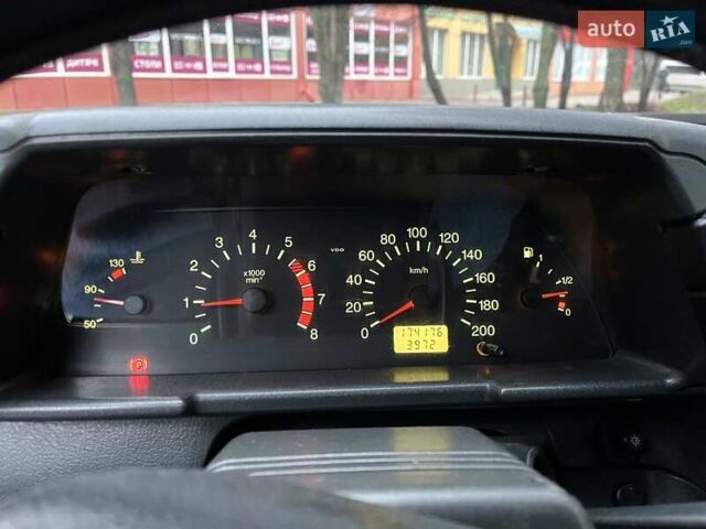 Зелений ВАЗ 2112, об'ємом двигуна 1.6 л та пробігом 174 тис. км за 2500 $, фото 1 на Automoto.ua