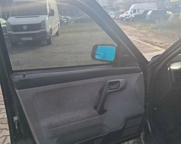 Зелений ВАЗ 2112, об'ємом двигуна 1.6 л та пробігом 157 тис. км за 1100 $, фото 3 на Automoto.ua