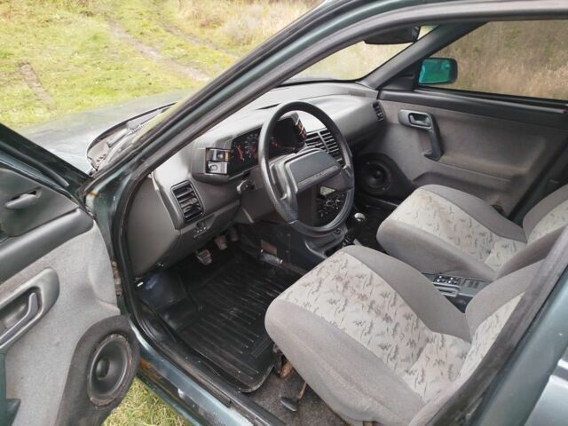 Зеленый ВАЗ 2112, объемом двигателя 1.6 л и пробегом 200 тыс. км за 1650 $, фото 3 на Automoto.ua