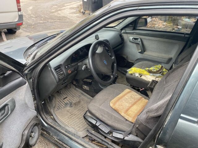 ВАЗ 2112 2008 у Кропивницькому (Кіровограді) на Automoto.ua Зелений ВАЗ 2112, об'ємом двигуна 1.6 л та пробігом 500 тис. км за 1100 $, фото 2 на Automoto.ua