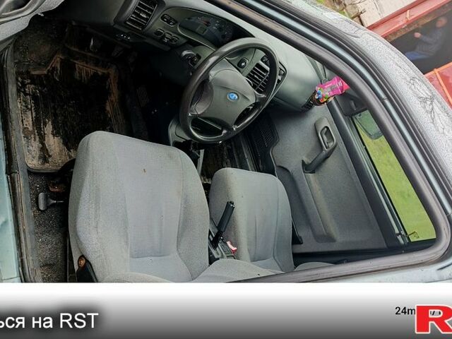 Зелений ВАЗ 2112, об'ємом двигуна 1.6 л та пробігом 185 тис. км за 1800 $, фото 5 на Automoto.ua