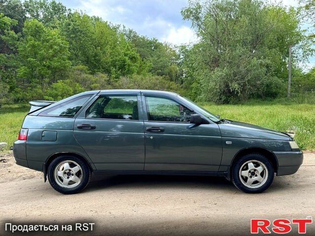 Зеленый ВАЗ 2112, объемом двигателя 1.6 л и пробегом 250 тыс. км за 2250 $, фото 3 на Automoto.ua