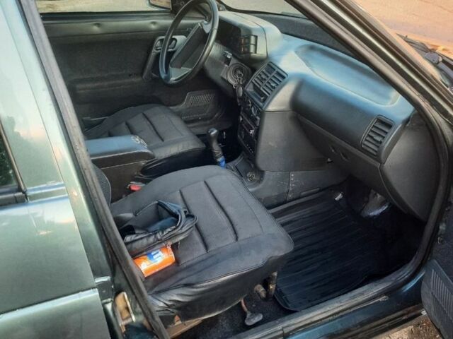 Зеленый ВАЗ 2112, объемом двигателя 1.6 л и пробегом 225 тыс. км за 1700 $, фото 3 на Automoto.ua