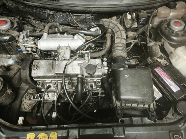 Зелений ВАЗ 2112, об'ємом двигуна 1.6 л та пробігом 181 тис. км за 1250 $, фото 5 на Automoto.ua