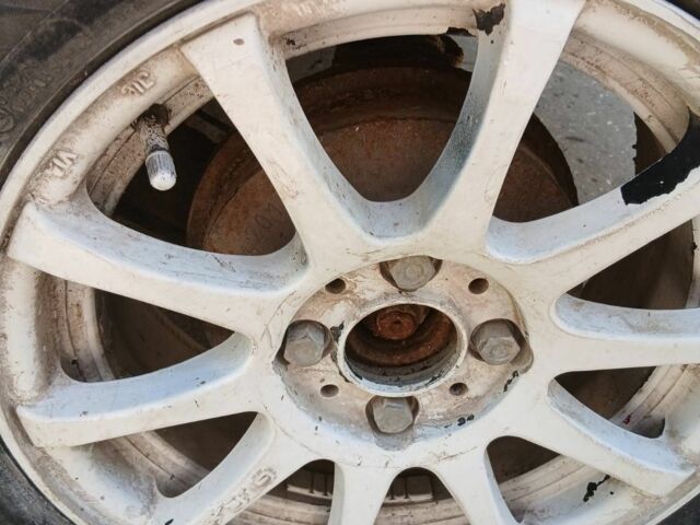 Зеленый ВАЗ 2112, объемом двигателя 1.5 л и пробегом 275 тыс. км за 900 $, фото 4 на Automoto.ua