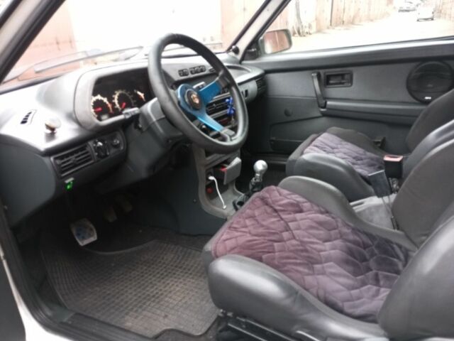 Білий ВАЗ 2113 Самара, об'ємом двигуна 1 л та пробігом 200 тис. км за 2350 $, фото 7 на Automoto.ua