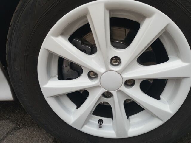 Білий ВАЗ 2113 Самара, об'ємом двигуна 1 л та пробігом 200 тис. км за 2350 $, фото 6 на Automoto.ua