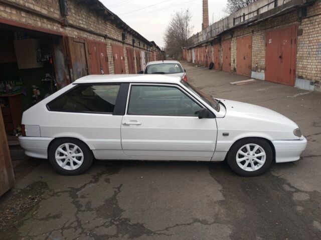 Білий ВАЗ 2113 Самара, об'ємом двигуна 1 л та пробігом 200 тис. км за 2350 $, фото 1 на Automoto.ua