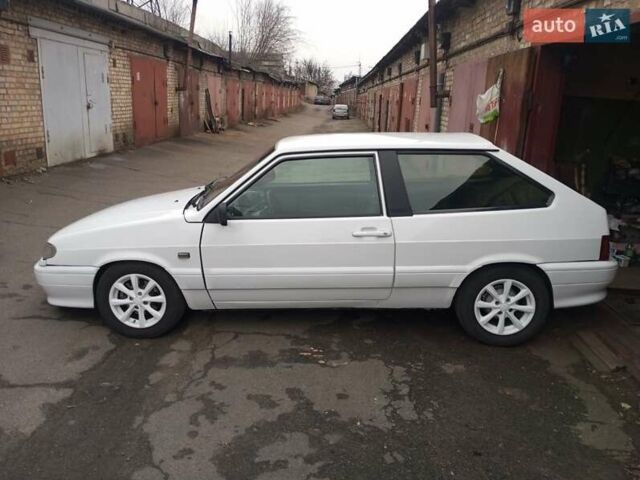 Белый ВАЗ 2113 Самара, объемом двигателя 1 л и пробегом 200 тыс. км за 2350 $, фото 4 на Automoto.ua