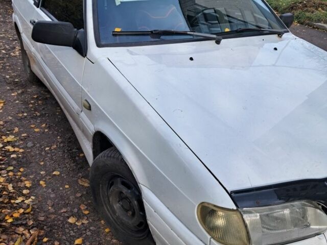 Белый ВАЗ 2113 Самара, объемом двигателя 1.6 л и пробегом 138 тыс. км за 1200 $, фото 1 на Automoto.ua