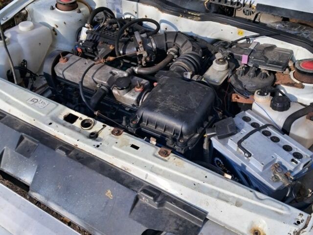 Белый ВАЗ 2113 Самара, объемом двигателя 1.6 л и пробегом 138 тыс. км за 1200 $, фото 3 на Automoto.ua