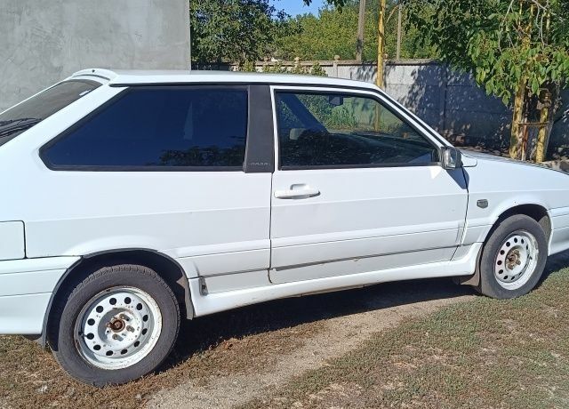 Білий ВАЗ 2113 Самара, об'ємом двигуна 1.6 л та пробігом 224 тис. км за 2000 $, фото 3 на Automoto.ua