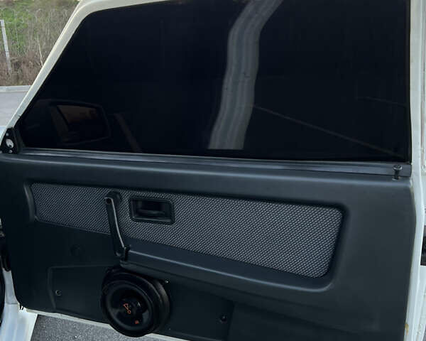 Белый ВАЗ 2113 Самара, объемом двигателя 1.6 л и пробегом 45 тыс. км за 3000 $, фото 31 на Automoto.ua