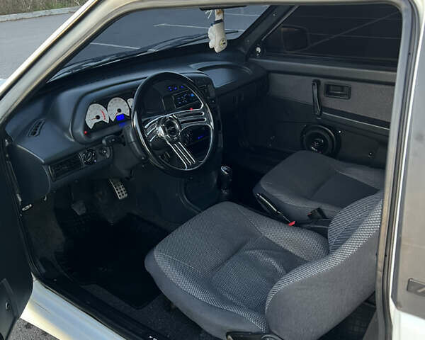 Белый ВАЗ 2113 Самара, объемом двигателя 1.6 л и пробегом 45 тыс. км за 3000 $, фото 23 на Automoto.ua