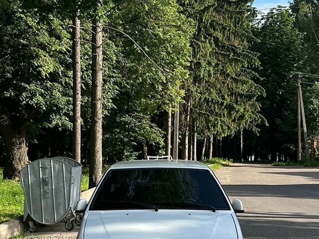 Белый ВАЗ 2113 Самара, объемом двигателя 1.6 л и пробегом 54 тыс. км за 2150 $, фото 8 на Automoto.ua
