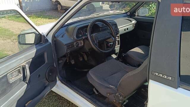 Білий ВАЗ 2113 Самара, об'ємом двигуна 1.6 л та пробігом 224 тис. км за 2200 $, фото 4 на Automoto.ua