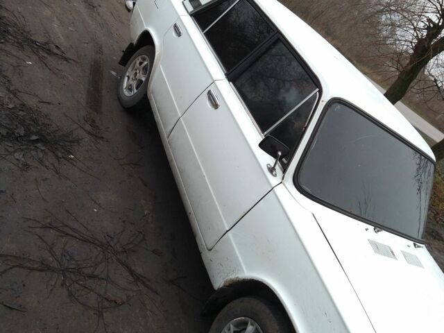 Белый ВАЗ 2113 Самара, объемом двигателя 1.3 л и пробегом 1000 тыс. км за 830 $, фото 4 на Automoto.ua